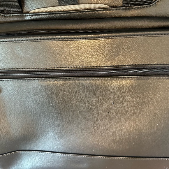 Lenovo Thinkpad Laptop bag Carrying case Brand New with accessory pouch. - Picture 3 of 8